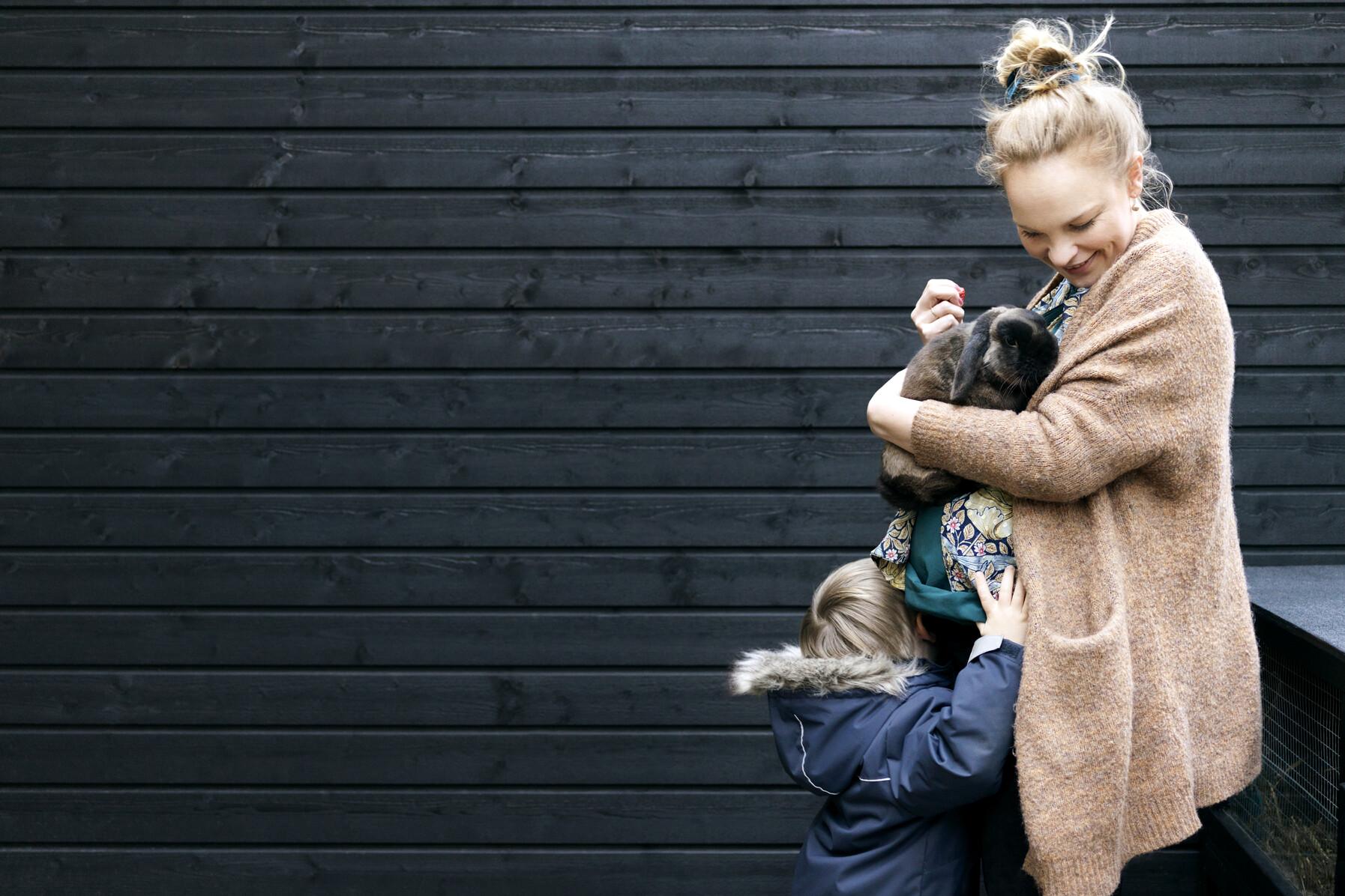 Ano, i se stomií můžete mít miminko