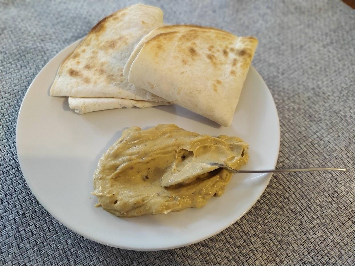 Avokádová pomazánka s tortillou