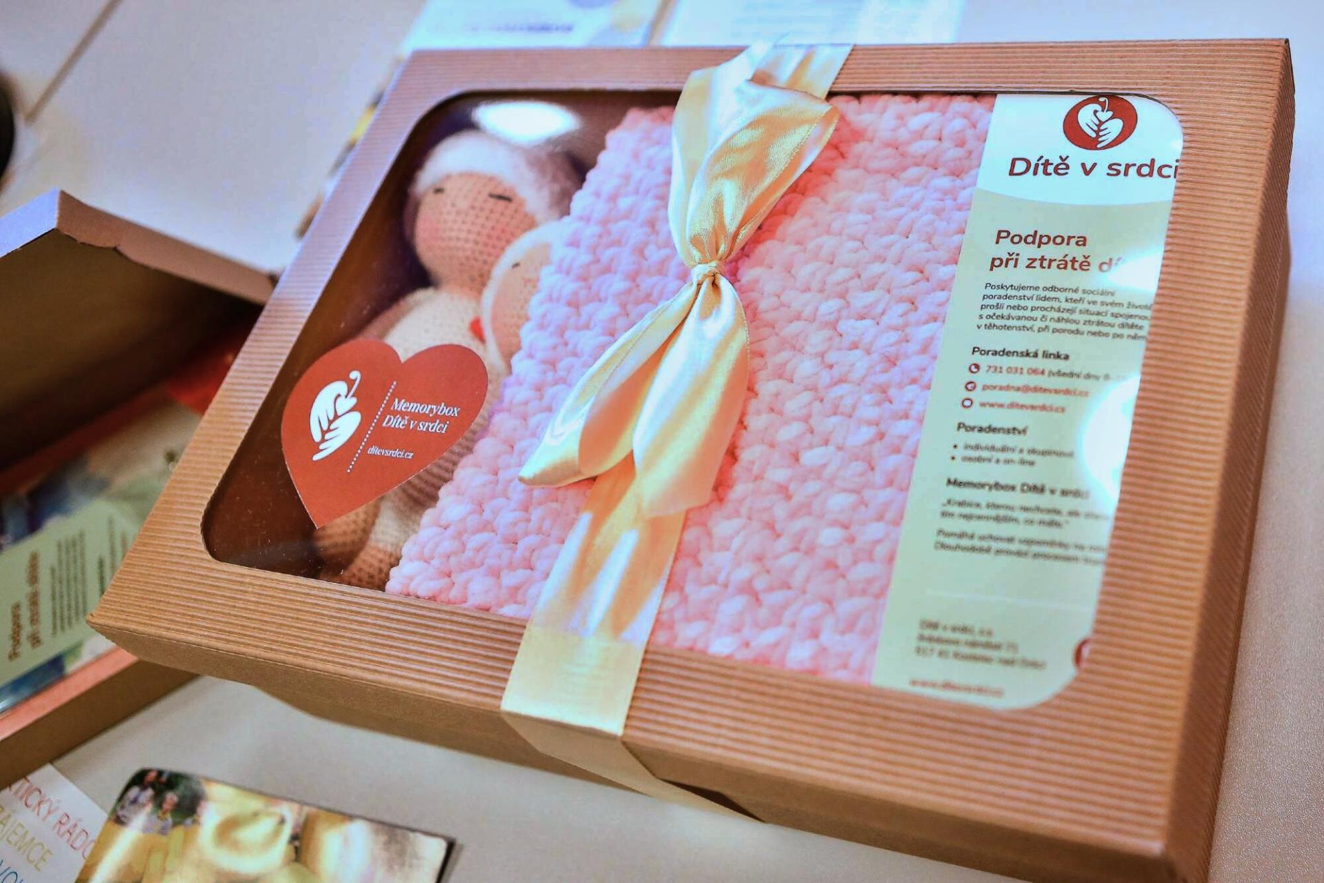 Burza filantropie podpořila memorybox. Pomáhá po ztrátě miminka