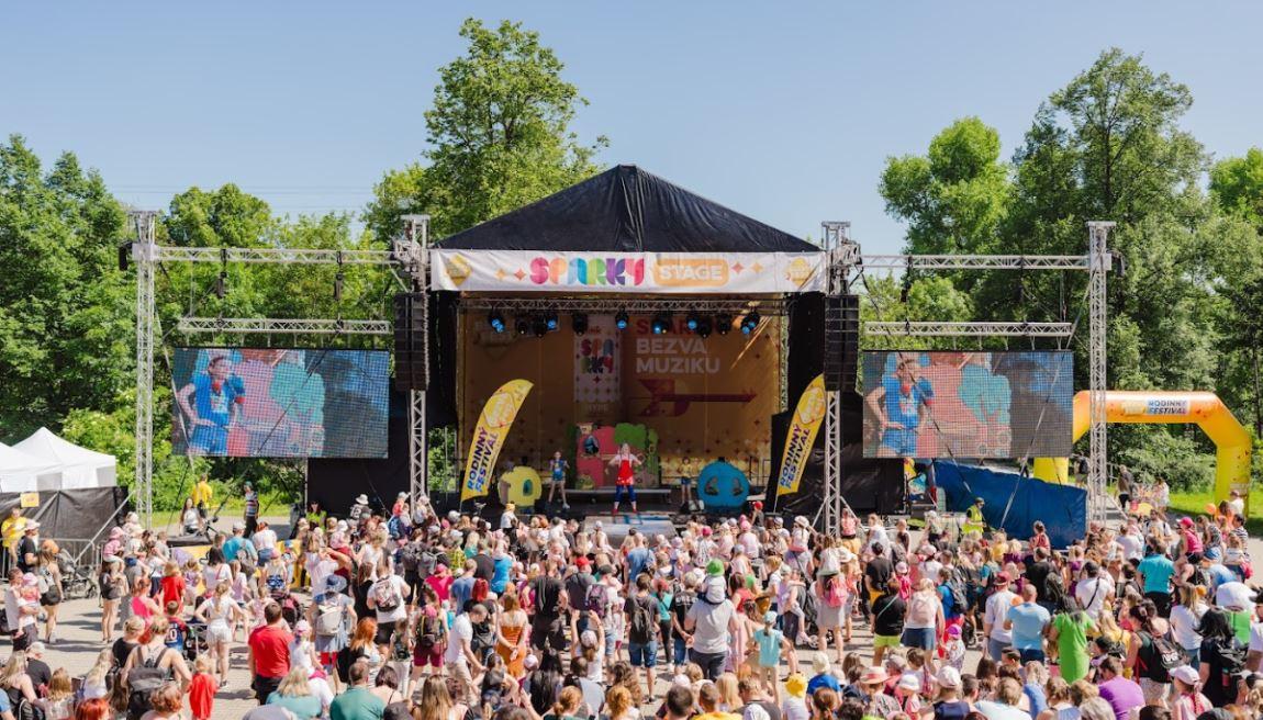 Den plný hvězd a nezapomenutelných zážitků: Bezva Fest Tour 2025 míří do Plzně