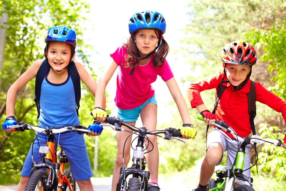 Jaká pravidla platí pro pohyb dětských cyklistů na silnicích