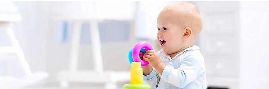 Jaké hračky jsou vhodné pro kojence a batolata?