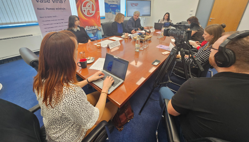 Liberecký kraj si připomíná rok od Charty proti domácímu násilí: Klíčové posílení podpory a spuštění kampaně „Domov není strach“