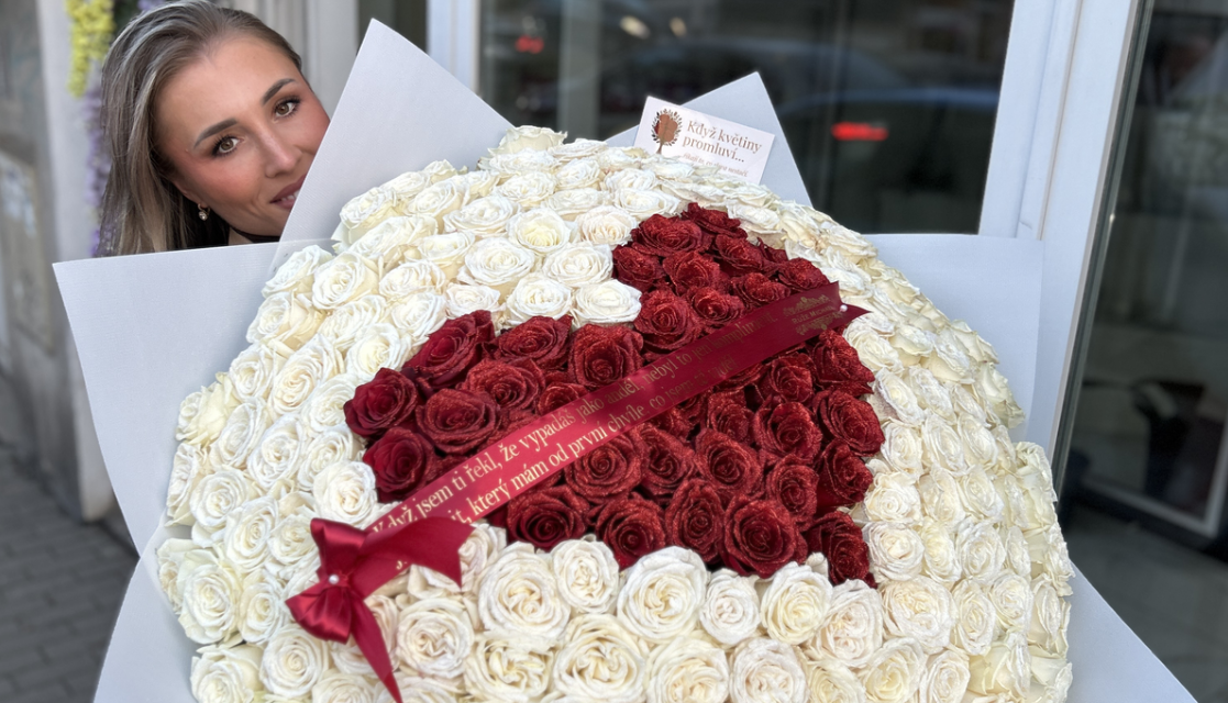 Malé gesto, velká radost: Proč květiny dokážou vykouzlit úsměv každé ženě