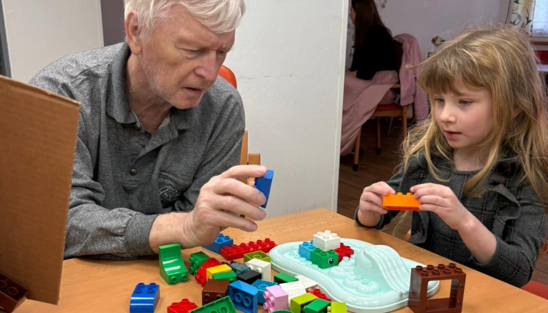 Mezigenerační spolupráce v Ústeckém kraji přináší radost dětem i seniorům