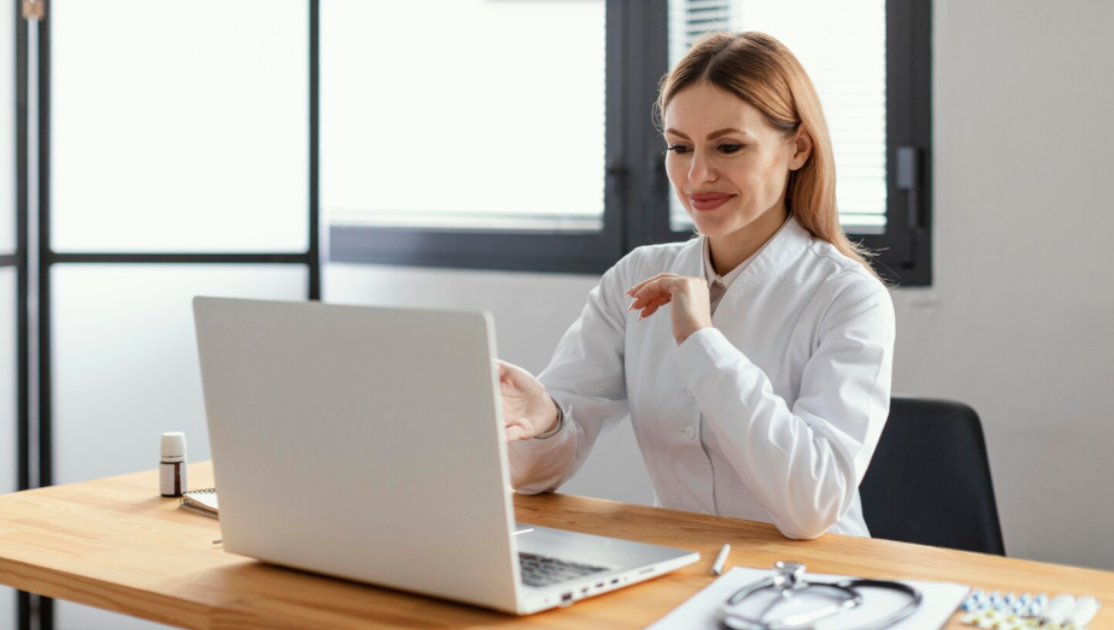 Moderní medicína na obrazovce: Jak digitalizace mění léčbu neplodnosti