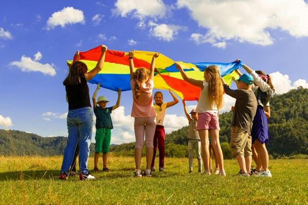 Naplánujte dětem prázdniny včas: Jak léto zaplnit zábavou, přírodou i vzděláváním