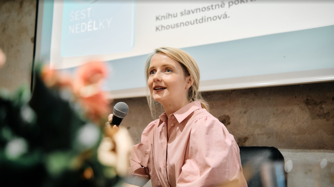 Nová kniha Šestinedělky přináší autentický a otevřený pohled na období po porodu – bez přikrášlování, ale s pochopením a nadějí