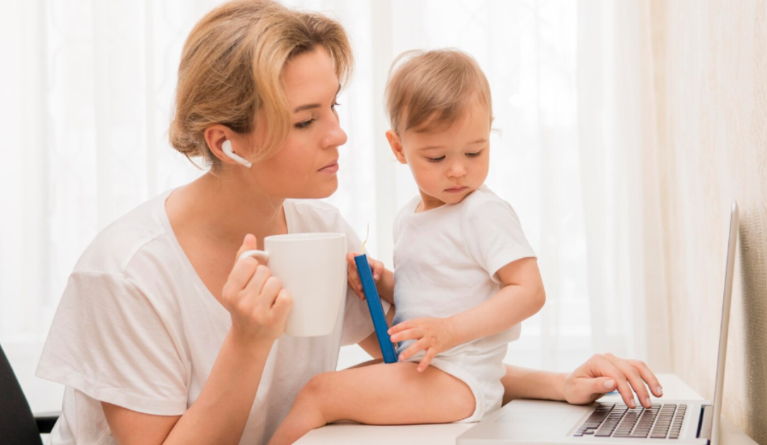 OSVČ a přehled pro sociálku: Velký průvodce pro maminky v roce 2026