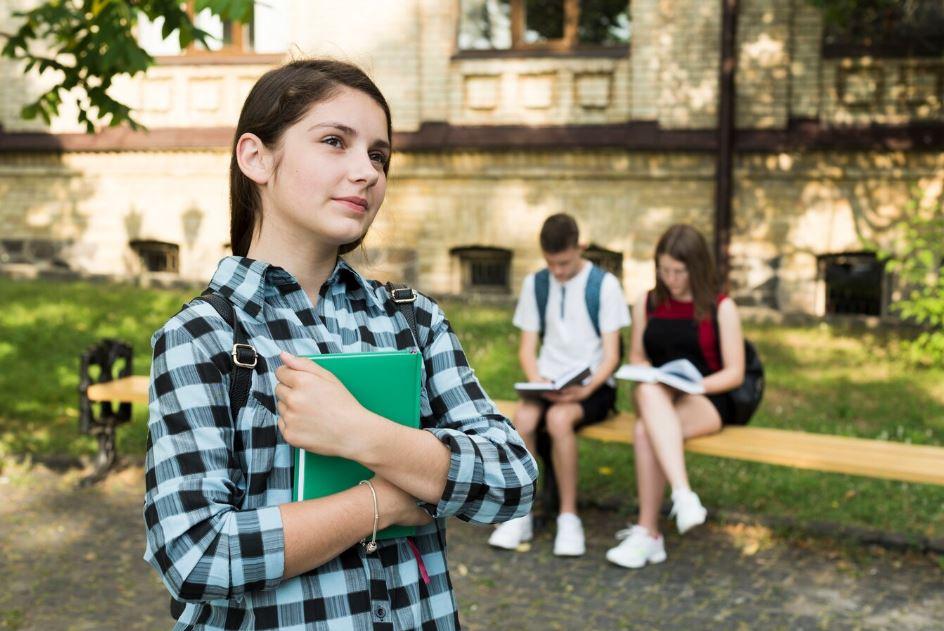 Rozhodnutí o přijetí ke studiu nově stačí k dočasnému zachování pozůstalostního důchodu