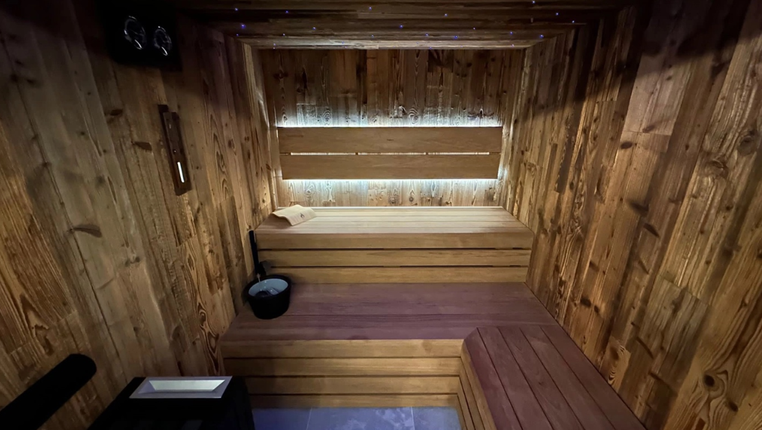 Saunový hormonální boost: Jak teplo spouští endorfiny a serotonin