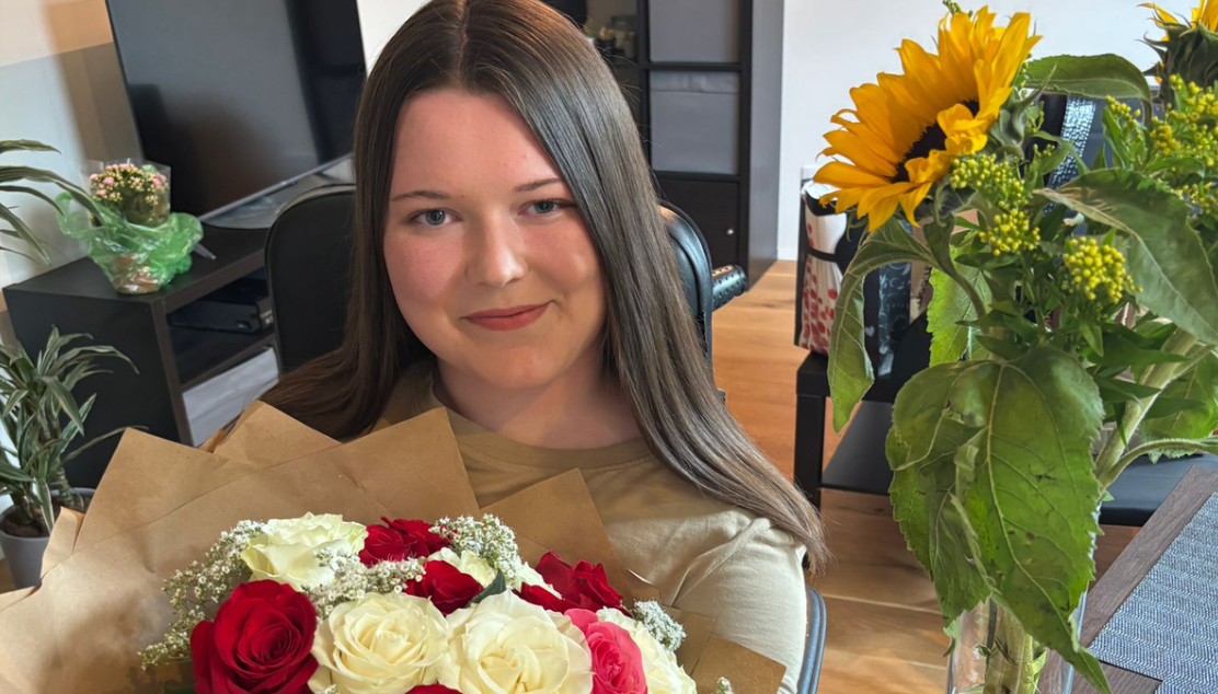 Spinální svalová atrofie jí vzala chůzi, ne sny. Anna studuje vysokou školu a pomáhá dětem