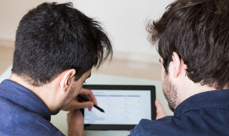 Technické znalosti v IT dnes už nestačí. Klíčová je komunikace, asertivita i empatie
