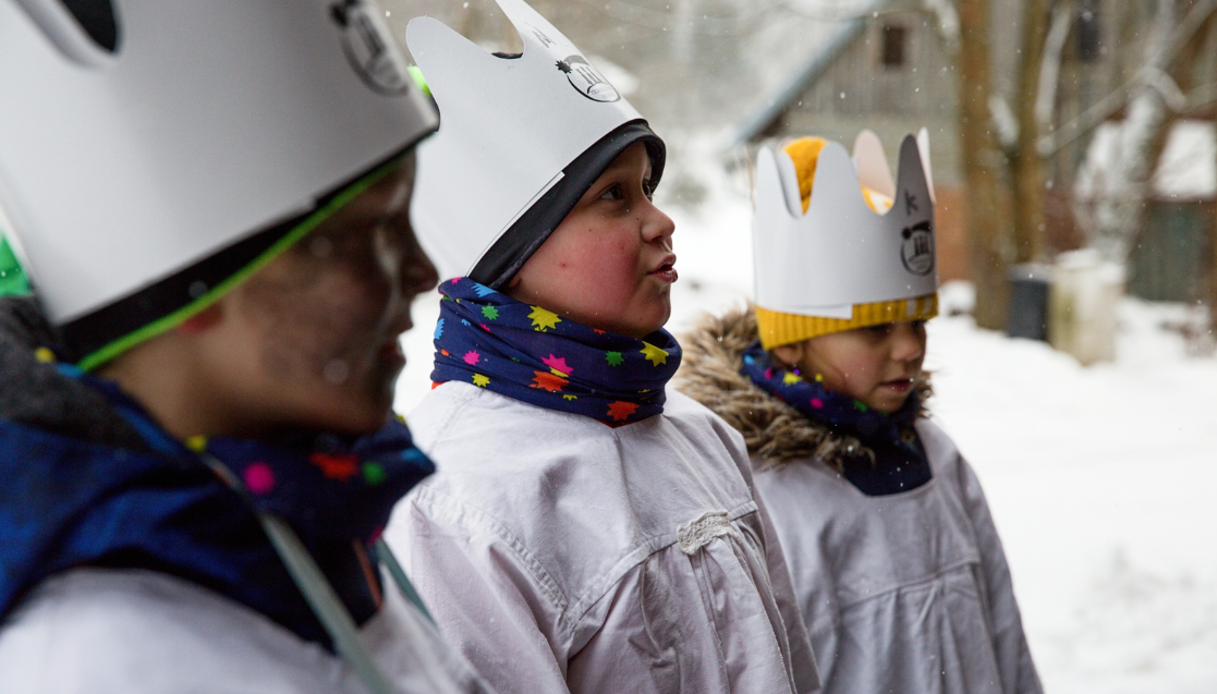 Tříkrálová sbírka: Tradice, která pomáhá seniorům, nemocným i rodinám v nouzi