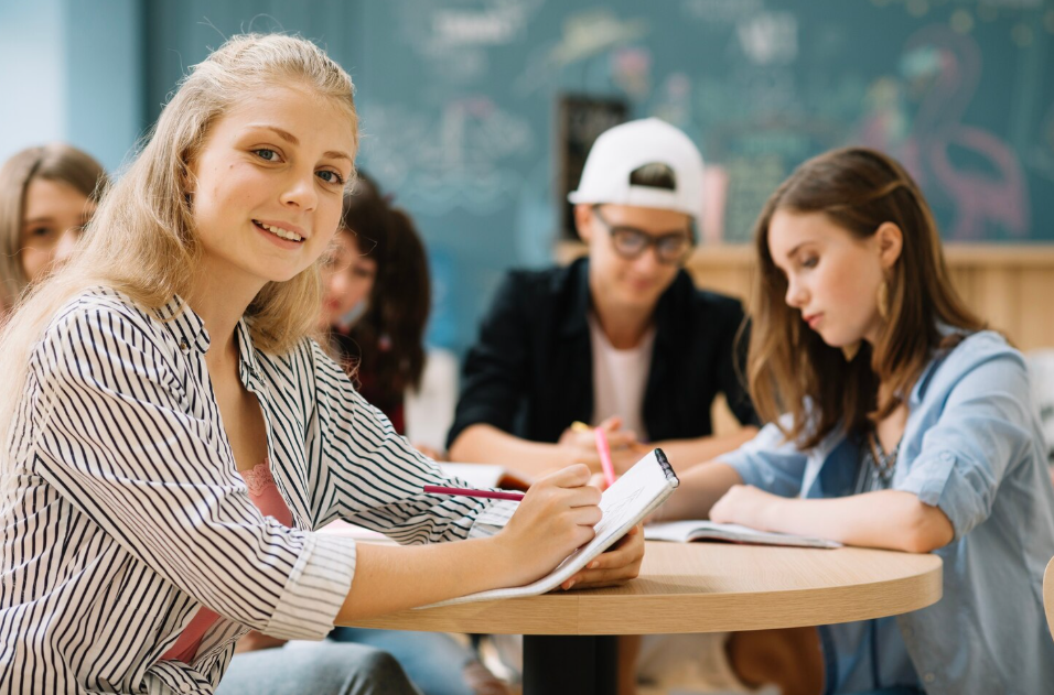 Učitelé dostanou návod, jak mluvit s dětmi o nemocech způsobených HPV