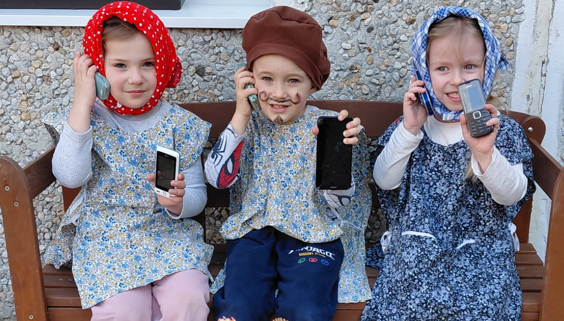 Ukliďme Česko: Nový rekord v počtu sesbíraných mobilních telefonů