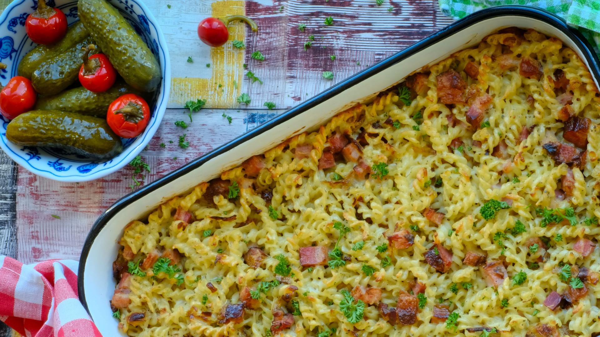 Zapečené těstoviny s uzeným masem