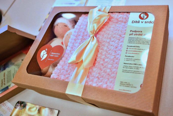 Burza filantropie podpořila memorybox. Pomáhá po ztrátě miminka