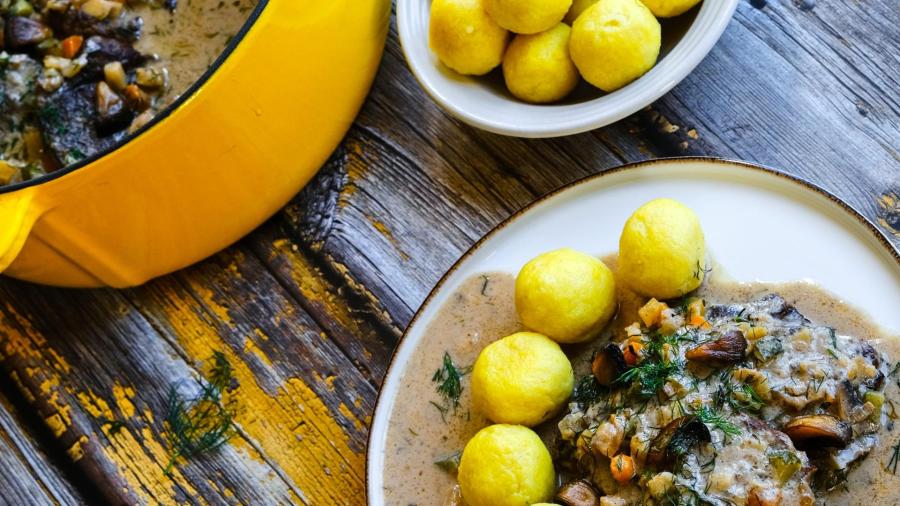 Dušené hovězí plátky po selsku