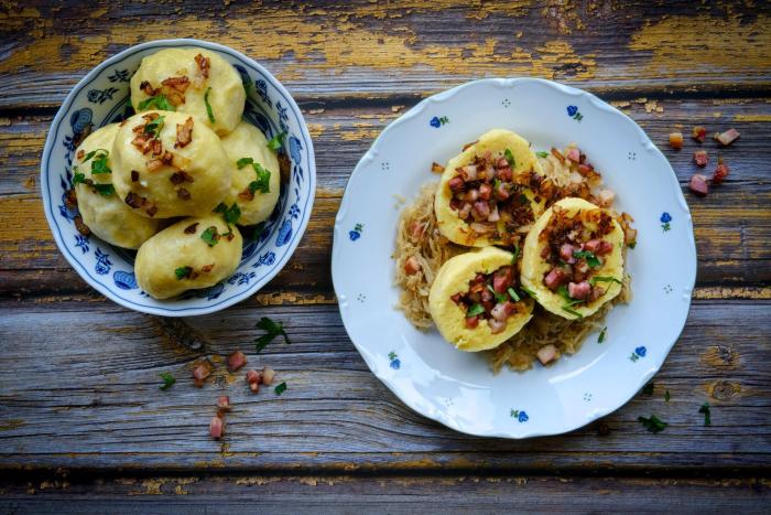 Plněné bramborové knedlíky