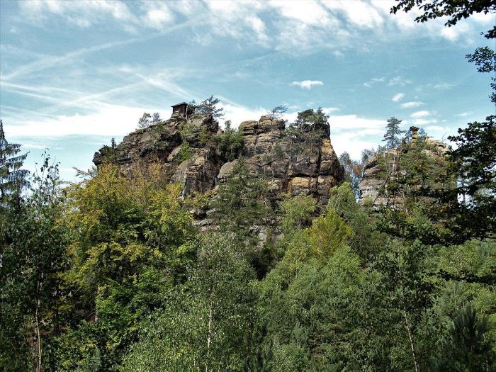 Výlet Jetřichovickými stěnami: Ticho lesa, skály a špetka historie